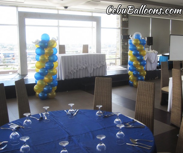 Balloon Pillars (Gold & Light Blue) at Penthouse Robinland