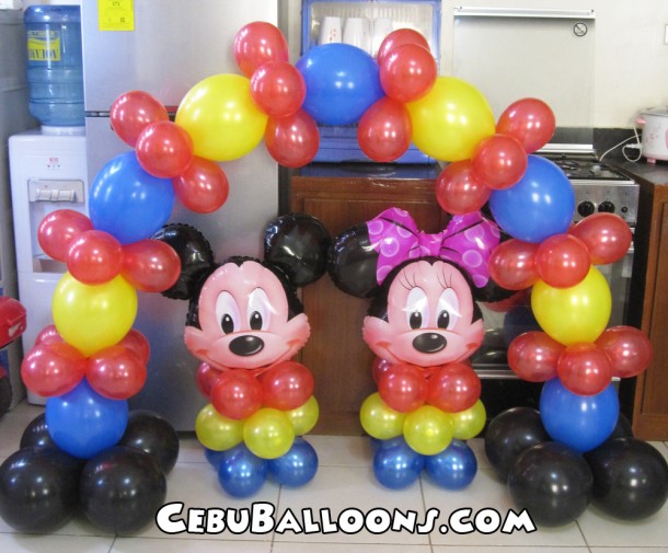 Mickey & Minnie Centerpiece with Cake Arch