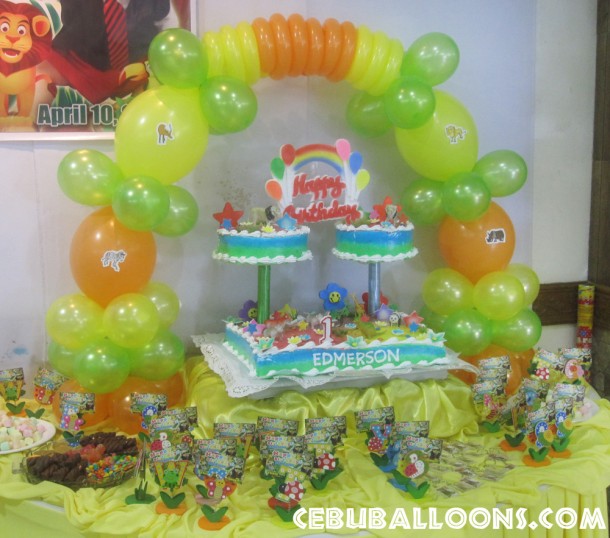 Safari Cake Arch