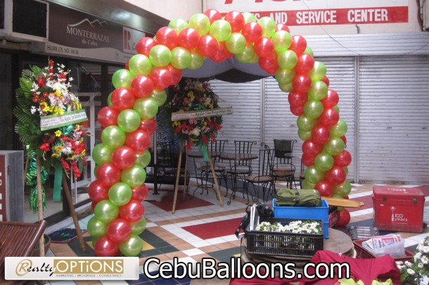 Basic Balloon Arch at Realty Options