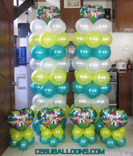 Balloon Centerpieces and Pillars with Ben 10 Foil Balloons