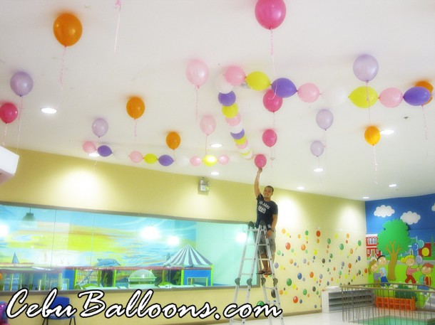 Ceiling Balloons at Play Maze Park Mall