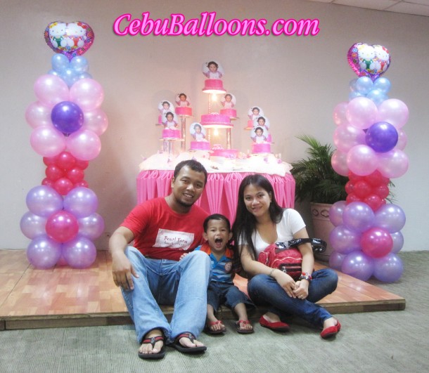 Hello Kitty Columns at CICC