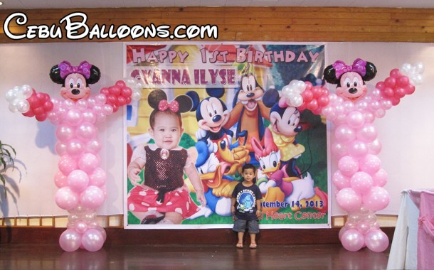 Minnie Mouse Balloon Sculpture (no black) at Sacred Heart Center