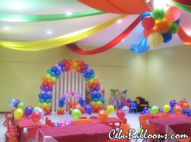 Rainbow Arch Balloons at Playmaze Park Mall