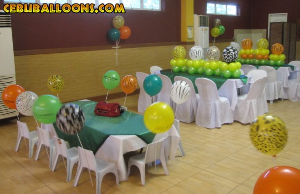 Safari Theme Centerpieces and Stick Balloons at Hannah's Party Place