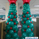 Christmas Tree Balloons at QQ English