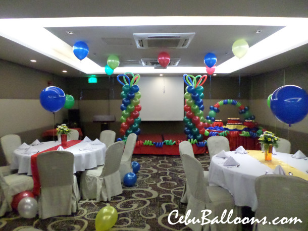 Retro Balloon Decoration for a first birthday party at Castle Peak Hotel Room A