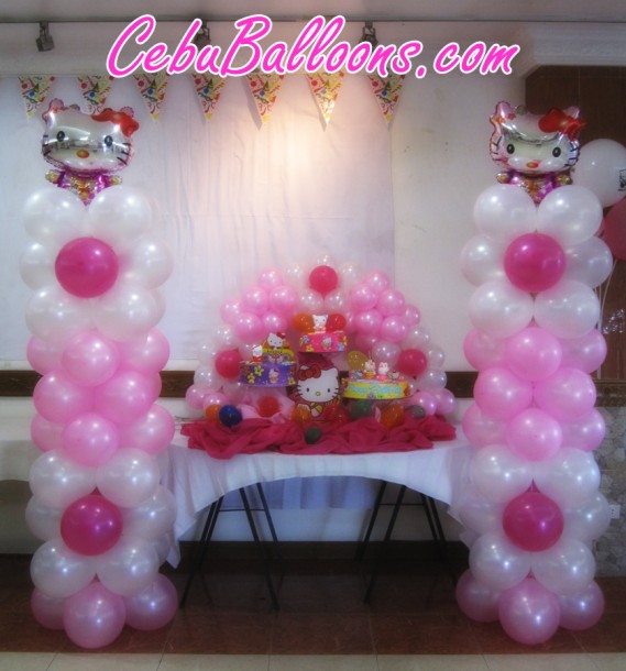 Hello Kitty Columns and Cake Arch